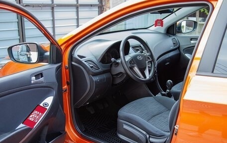 Hyundai Solaris II рестайлинг, 2015 год, 1 050 000 рублей, 4 фотография