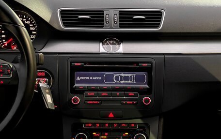 Volkswagen Passat B7, 2011 год, 1 299 000 рублей, 22 фотография
