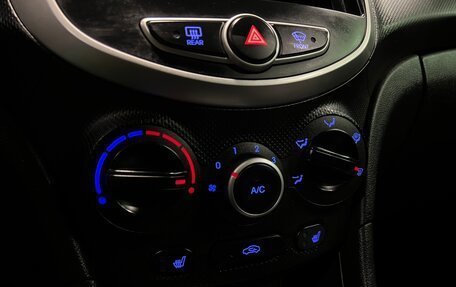 Hyundai Solaris II рестайлинг, 2013 год, 800 000 рублей, 11 фотография