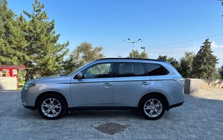Mitsubishi Outlander III рестайлинг 3, 2012 год, 1 550 000 рублей, 3 фотография