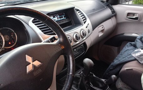 Mitsubishi L200 IV рестайлинг, 2013 год, 1 550 000 рублей, 10 фотография