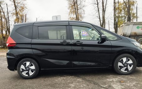 Honda Freed II, 2018 год, 1 720 000 рублей, 3 фотография