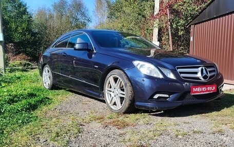 Mercedes-Benz E-Класс, 2011 год, 1 190 000 рублей, 1 фотография