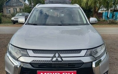 Mitsubishi Outlander III рестайлинг 3, 2018 год, 1 800 000 рублей, 1 фотография