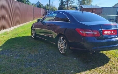 Mercedes-Benz E-Класс, 2011 год, 1 190 000 рублей, 3 фотография