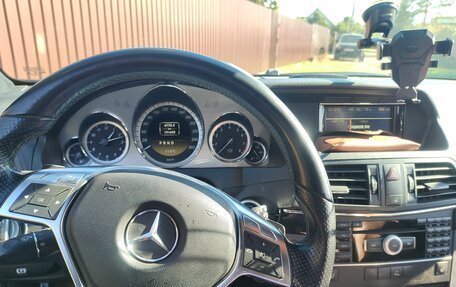 Mercedes-Benz E-Класс, 2011 год, 1 190 000 рублей, 14 фотография
