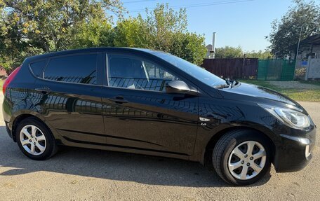 Hyundai Solaris II рестайлинг, 2012 год, 950 000 рублей, 4 фотография