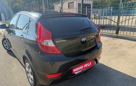 Hyundai Solaris II рестайлинг, 2012 год, 950 000 рублей, 5 фотография