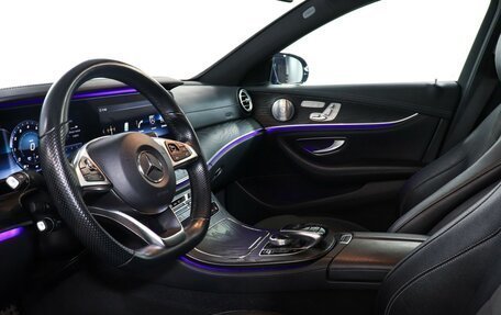 Mercedes-Benz E-Класс, 2018 год, 3 650 000 рублей, 14 фотография
