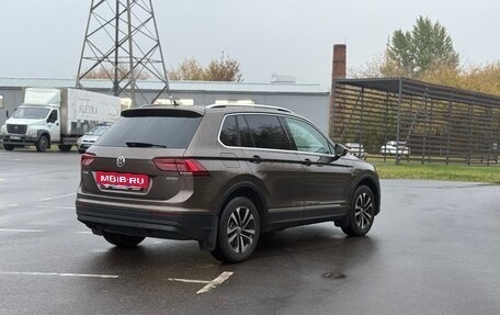 Volkswagen Tiguan II, 2019 год, 2 300 000 рублей, 2 фотография