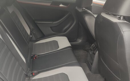 Volkswagen Jetta VI, 2013 год, 700 000 рублей, 4 фотография
