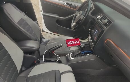 Volkswagen Jetta VI, 2013 год, 700 000 рублей, 5 фотография