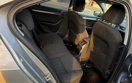 Skoda Octavia, 2017 год, 1 800 000 рублей, 8 фотография