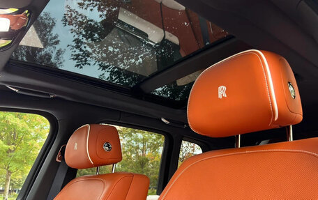 Rolls-Royce Cullinan, 2023 год, 49 900 000 рублей, 22 фотография