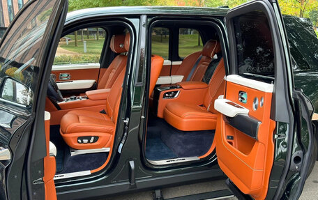 Rolls-Royce Cullinan, 2023 год, 49 900 000 рублей, 16 фотография