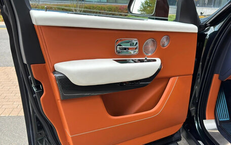 Rolls-Royce Cullinan, 2023 год, 49 900 000 рублей, 17 фотография
