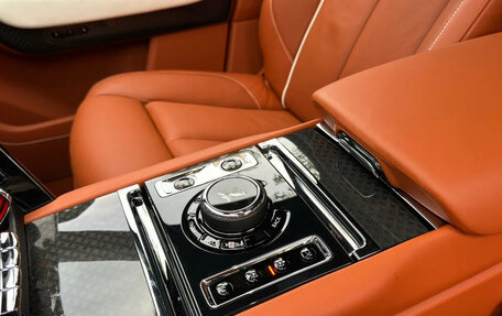 Rolls-Royce Cullinan, 2023 год, 49 900 000 рублей, 26 фотография