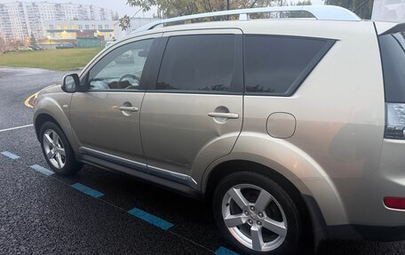 Mitsubishi Outlander III рестайлинг 3, 2008 год, 810 000 рублей, 11 фотография