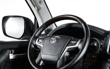 Toyota Land Cruiser 200, 2016 год, 5 490 000 рублей, 13 фотография