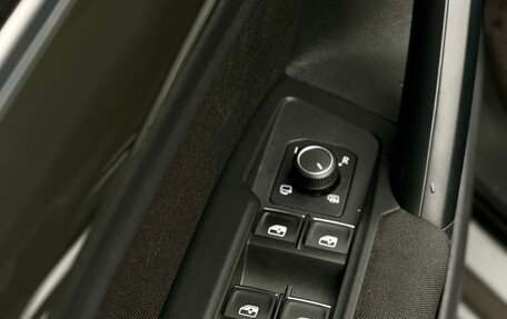 Volkswagen Tiguan II, 2018 год, 2 790 000 рублей, 9 фотография