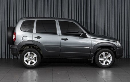 Chevrolet Niva I рестайлинг, 2018 год, 856 000 рублей, 5 фотография