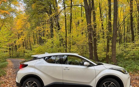 Toyota C-HR I рестайлинг, 2023 год, 3 190 000 рублей, 3 фотография