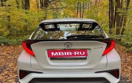 Toyota C-HR I рестайлинг, 2023 год, 3 190 000 рублей, 2 фотография