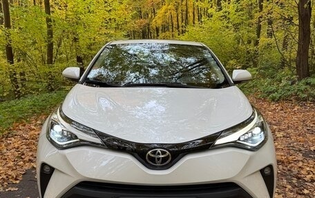 Toyota C-HR I рестайлинг, 2023 год, 3 190 000 рублей, 4 фотография