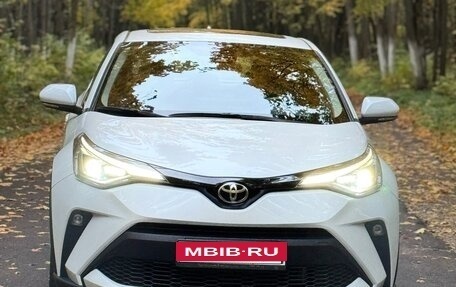 Toyota C-HR I рестайлинг, 2023 год, 3 190 000 рублей, 19 фотография