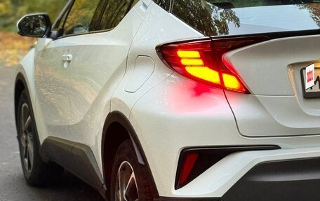 Toyota C-HR I рестайлинг, 2023 год, 3 190 000 рублей, 21 фотография