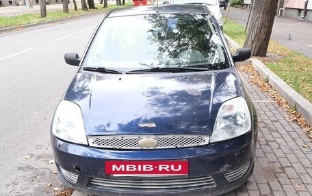 Ford Fiesta, 2004 год, 300 000 рублей, 3 фотография