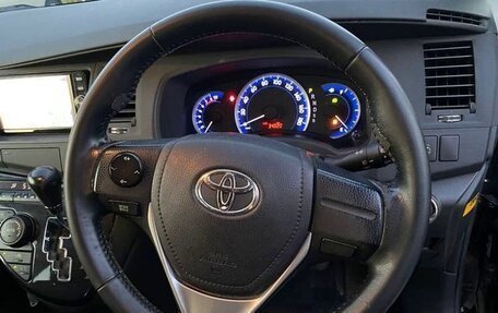 Toyota ISis I, 2017 год, 1 084 000 рублей, 10 фотография