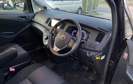 Toyota ISis I, 2017 год, 1 084 000 рублей, 9 фотография