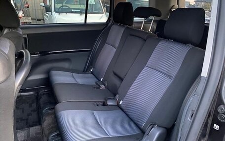 Toyota ISis I, 2017 год, 1 084 000 рублей, 14 фотография