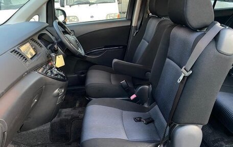 Toyota ISis I, 2017 год, 1 084 000 рублей, 13 фотография