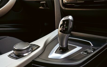 BMW 3 серия, 2017 год, 1 580 000 рублей, 12 фотография