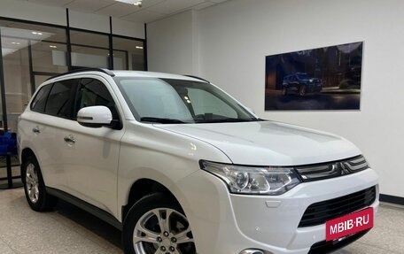 Mitsubishi Outlander III рестайлинг 3, 2012 год, 1 750 000 рублей, 4 фотография