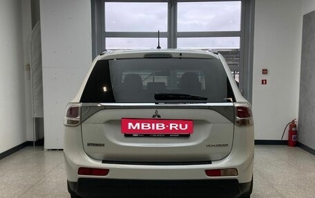 Mitsubishi Outlander III рестайлинг 3, 2012 год, 1 750 000 рублей, 6 фотография