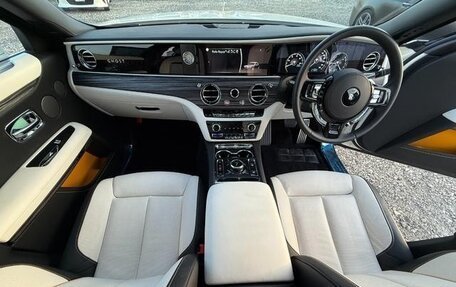 Rolls-Royce Ghost Series II рестайлинг, 2021 год, 33 000 000 рублей, 12 фотография