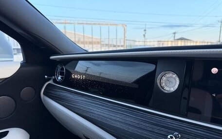 Rolls-Royce Ghost Series II рестайлинг, 2021 год, 33 000 000 рублей, 19 фотография