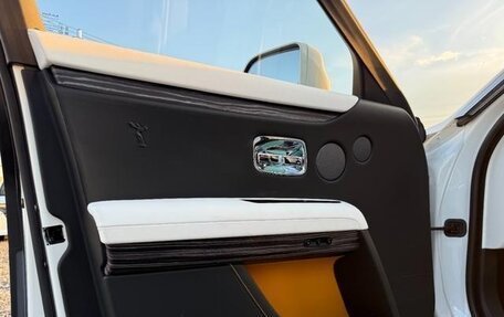 Rolls-Royce Ghost Series II рестайлинг, 2021 год, 33 000 000 рублей, 29 фотография