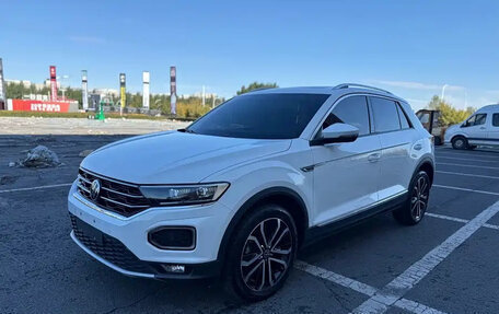 Volkswagen T-Roc I, 2022 год, 1 400 000 рублей, 1 фотография