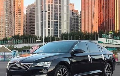 Skoda Superb III рестайлинг, 2022 год, 2 136 000 рублей, 1 фотография