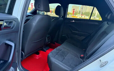 Volkswagen T-Roc I, 2022 год, 1 400 000 рублей, 11 фотография