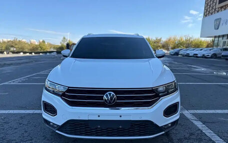 Volkswagen T-Roc I, 2022 год, 1 400 000 рублей, 2 фотография