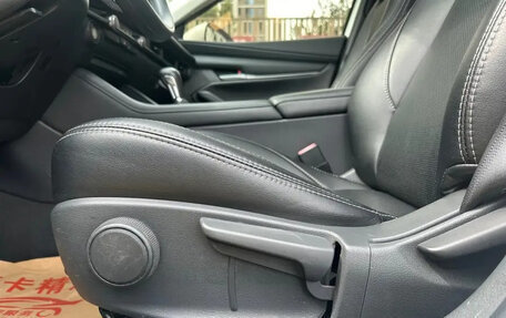 Mazda 3, 2022 год, 1 220 000 рублей, 14 фотография