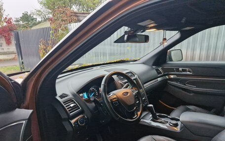 Ford Explorer VI, 2018 год, 2 630 000 рублей, 4 фотография