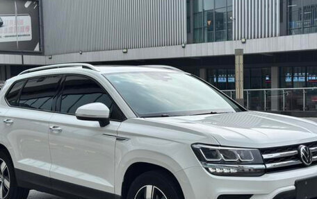 Volkswagen Tharu, 2022 год, 1 800 000 рублей, 2 фотография