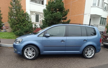 Volkswagen Touran III, 2010 год, 1 200 000 рублей, 3 фотография