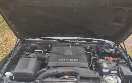 Mitsubishi Pajero IV, 2008 год, 997 000 рублей, 11 фотография